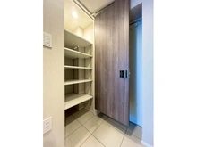 【埼玉県/さいたま市浦和区岸町】ルピアシェリール浦和岸町チアノ 収納