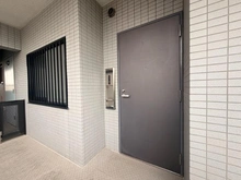 【埼玉県/さいたま市浦和区北浦和】ネスト北浦和ステーションフロント 玄関