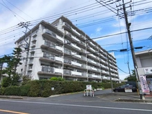 【埼玉県/越谷市赤山町】越谷ファミリータウン A棟 外観