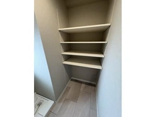 【埼玉県/上尾市愛宕】ドミネンス上尾 収納：洗面室収納