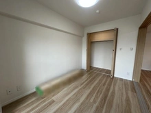 【埼玉県/さいたま市中央区下落合】ライオンズマンション与野本町 洋室：約5.1帖