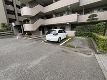 【埼玉県/越谷市大字大里】ルイシャトレ越谷大袋 駐車場