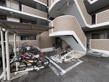 【埼玉県/春日部市中央】ヴェルアージュ春日部中央 駐輪場
