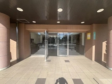 【埼玉県/越谷市大字西方】エフローレ新越谷ロイヤルガーデン エントランス
