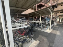 【埼玉県/越谷市大字西方】エフローレ新越谷ロイヤルガーデン 駐輪場