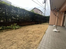 【埼玉県/越谷市南越谷】エフローレ新越谷スタシオン 専用庭：専用庭使用料:月額500円