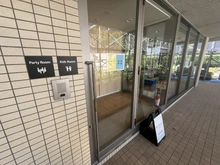 【千葉県/印西市戸神台】ザ・レジデンス千葉ニュータウン中央　 参番館 パーティールーム、キッズルーム：大規模修繕工事実施中(撮影年月日2025年8月17日)