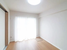 【埼玉県/越谷市大字蒲生】朝日パリオ越谷南I 洋室