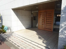 【千葉県/流山市流山】ライフピア流山平和台 エントランス