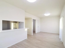 【埼玉県/三郷市半田】エフローレ新三郷 216 リビング・ダイニング