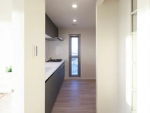 【埼玉県/三郷市半田】エフローレ新三郷 216 キッチン