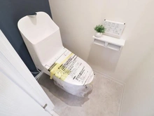 【埼玉県/三郷市半田】エフローレ新三郷 216 トイレ