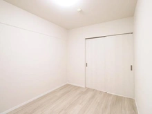 【埼玉県/三郷市半田】エフローレ新三郷 216 洋室