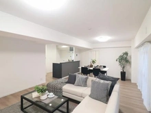 【千葉県/松戸市根本】エレガントライフ松戸 リビング・ダイニング：※家具・調度品等は販売価格に含まれておりません