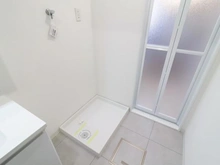 【千葉県/柏市十余二】サーパス柏 洗面室：洗濯機置場