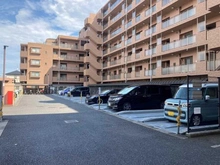 【埼玉県/草加市瀬崎】レクセルプラッツァ谷塚 駐車場