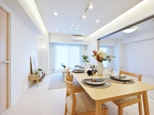 【千葉県/松戸市新松戸】サンライトパストラル六番街A棟 リビング・ダイニング：※家具・調度品は販売価格に含まれておりません