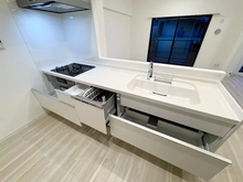 【埼玉県/吉川市大字保】レーベンハイム吉川グランスクエア キッチン