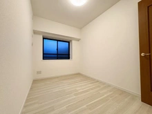 【埼玉県/吉川市大字保】レーベンハイム吉川グランスクエア サービスルーム（納戸）