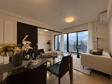 【埼玉県/越谷市レイクタウン】アクアステージグランアルト越谷レイクタウン リビング・ダイニング：（奥）洋室