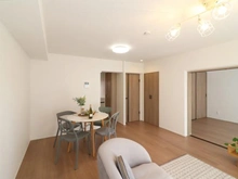 【埼玉県/三郷市早稲田】アミティ三郷早稲田6 1-2号棟 リビング・ダイニング