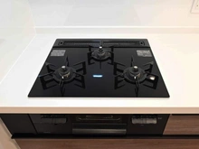 【千葉県/松戸市秋山】プラネスーペリア松戸秋山イースト キッチン：三口コンロ