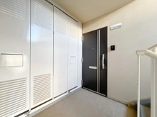 【千葉県/鎌ケ谷市東鎌ケ谷】パシフィック鎌ヶ谷グリーンタウン 7号棟 玄関