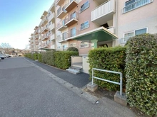 【千葉県/我孫子市つくし野】我孫子ビレジ 19号棟 アプローチ