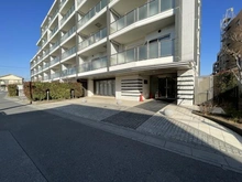 【埼玉県/春日部市大場】レクセル武里プライムアーク アプローチ