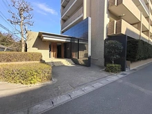 【千葉県/柏市花野井】オーベル柏の葉ヒルズ壱番館 アプローチ