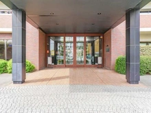 【埼玉県/越谷市大字西方】ガーデン・シンフォニー新越谷 A棟 アプローチ