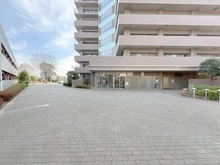 【千葉県/印西市戸神台】ローレルスクエア千葉ニュータウン F棟 アプローチ