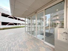 【千葉県/印西市戸神台】ローレルスクエア千葉ニュータウン F棟 アプローチ