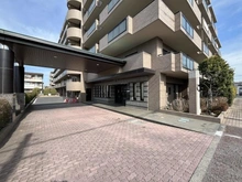 【埼玉県/草加市中根】アルファグランデ草加松原 アプローチ