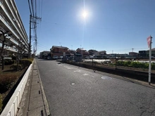 【埼玉県/春日部市小渕】ベルドゥムール春日部東 前面道路