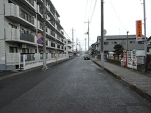 【埼玉県/草加市八幡町】クリオ草加壱番館 前面道路