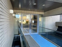 【埼玉県/春日部市八丁目】ワコーレ春日部 アプローチ