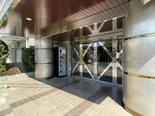 【埼玉県/越谷市蒲生南町】ライオンズマンション越谷南 エントランス