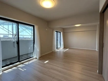 【埼玉県/春日部市粕壁東】エクレール春日部III リビング・ダイニング