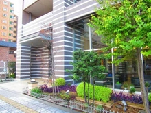 【埼玉県/春日部市粕壁東】ハイホーム春日部ブロードタウン アプローチ