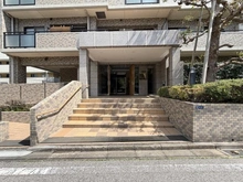 【千葉県/我孫子市本町】ルイシャトレ我孫子弐番館 エントランス