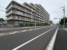 【埼玉県/八潮市大字大曽根】マンハイム八潮 前面道路