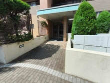 【埼玉県/越谷市大字袋山】 レクセルプラッツァせんげん台弐番館 アプローチ
