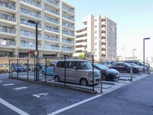 【千葉県/松戸市紙敷】ブルーミングガーデン松戸南 駐車場