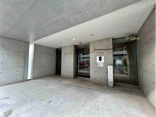 【千葉県/船橋市浜町】ワンダーベイシティSAZAN サウスウイング エントランス：サブエントランス