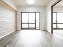 【千葉県/船橋市海神町西】アドリーム西船橋 リビング・ダイニング：（右）洋室