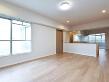 【千葉県/浦安市入船】入船中央エステート 52号棟 リビング・ダイニング：（※大規模修繕工事中）