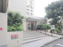 【千葉県/船橋市本町】いづみハイツ船橋 B棟 アプローチ