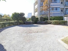 【千葉県/浦安市日の出】アールフォーラム新浦安 C棟 敷地内