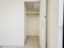 【東京都/江東区東陽】ダイアパレス東陽町 収納：東側約6.0帖の洋室内